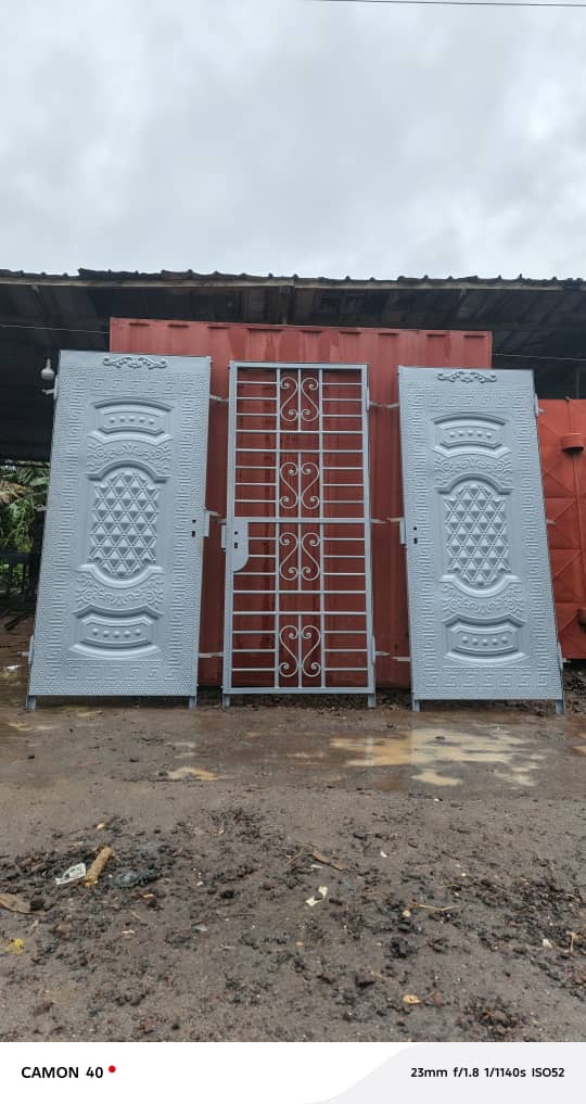 Porte decorative + grille antivol